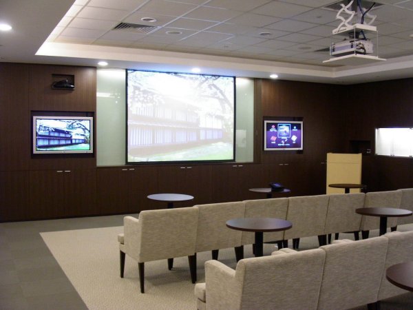 台积电上海厂（TSMC)